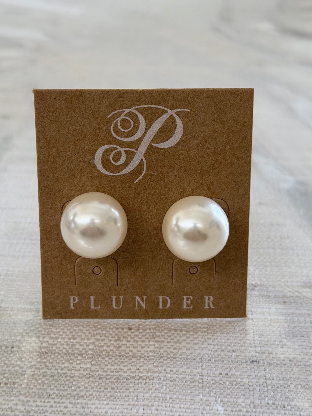 Plunder Pearl Dome Stud Earrings - Cream